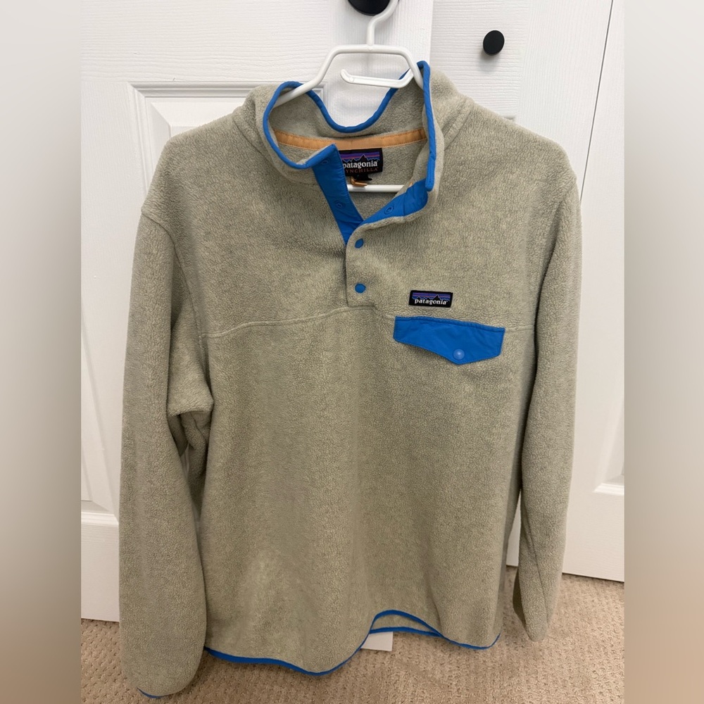 Pantagonia women’s sweater. Xxl for oversized fit. Oatmeal and vessel blue.